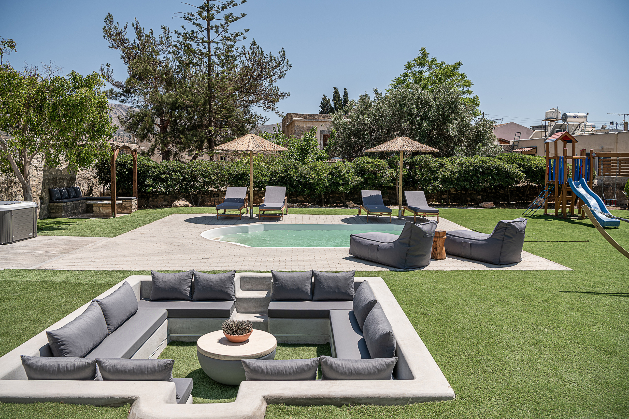 SivasZen Luxury Villa, with Heated Pool