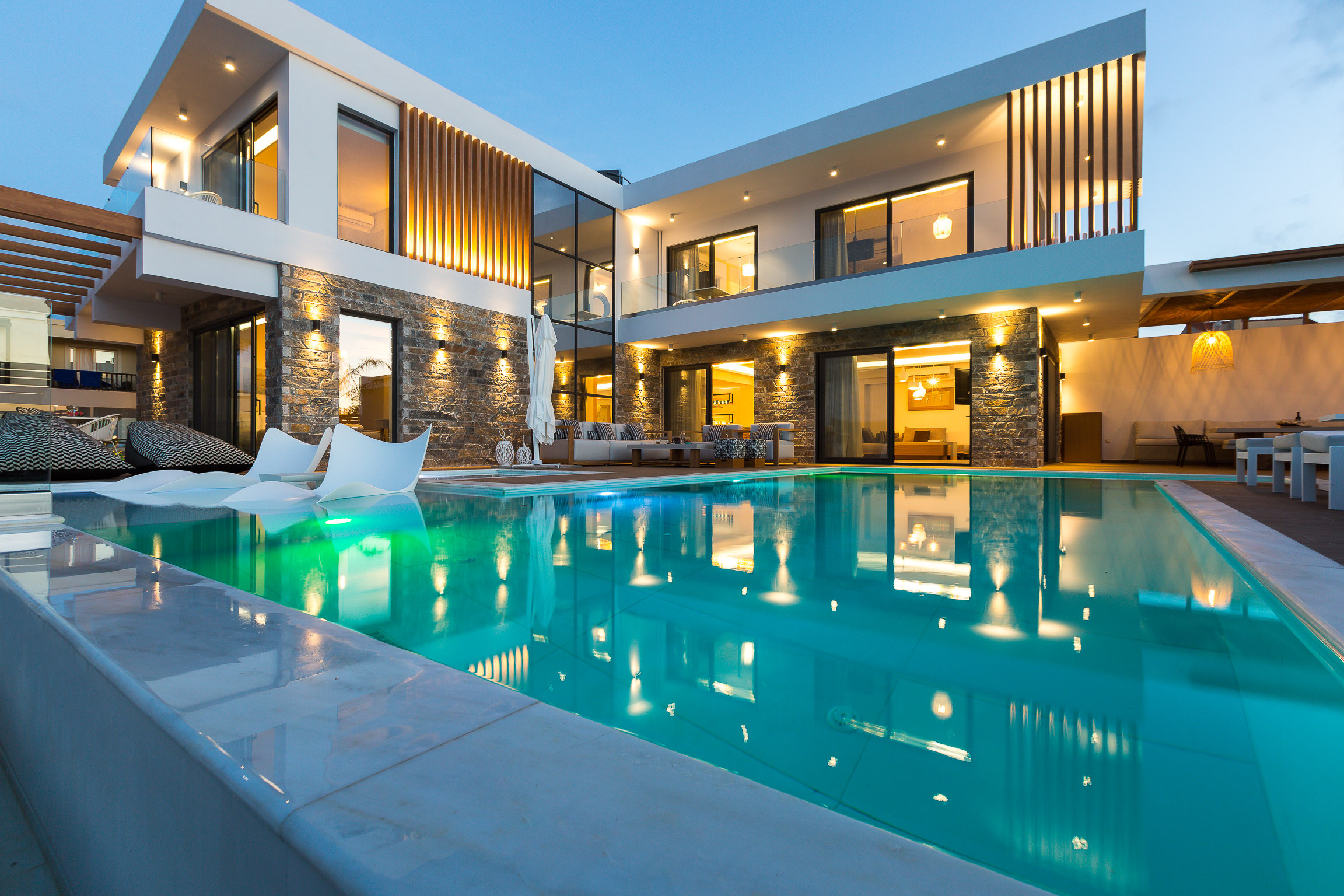 Wave Villa, Seaside Living &  Your Own Beach Spot