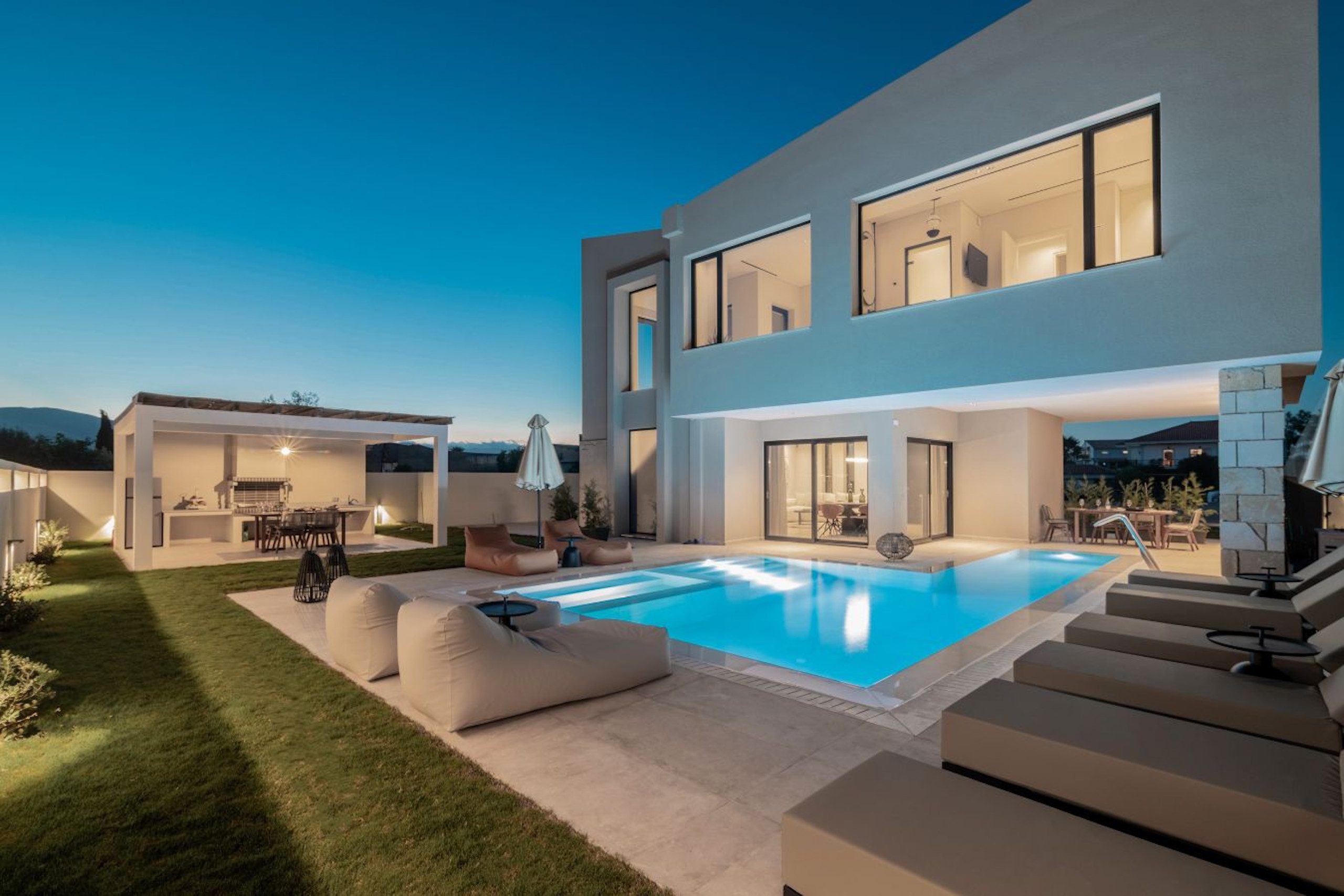 Vorto Luxury Villa III, Heated Pool & Hydromassage