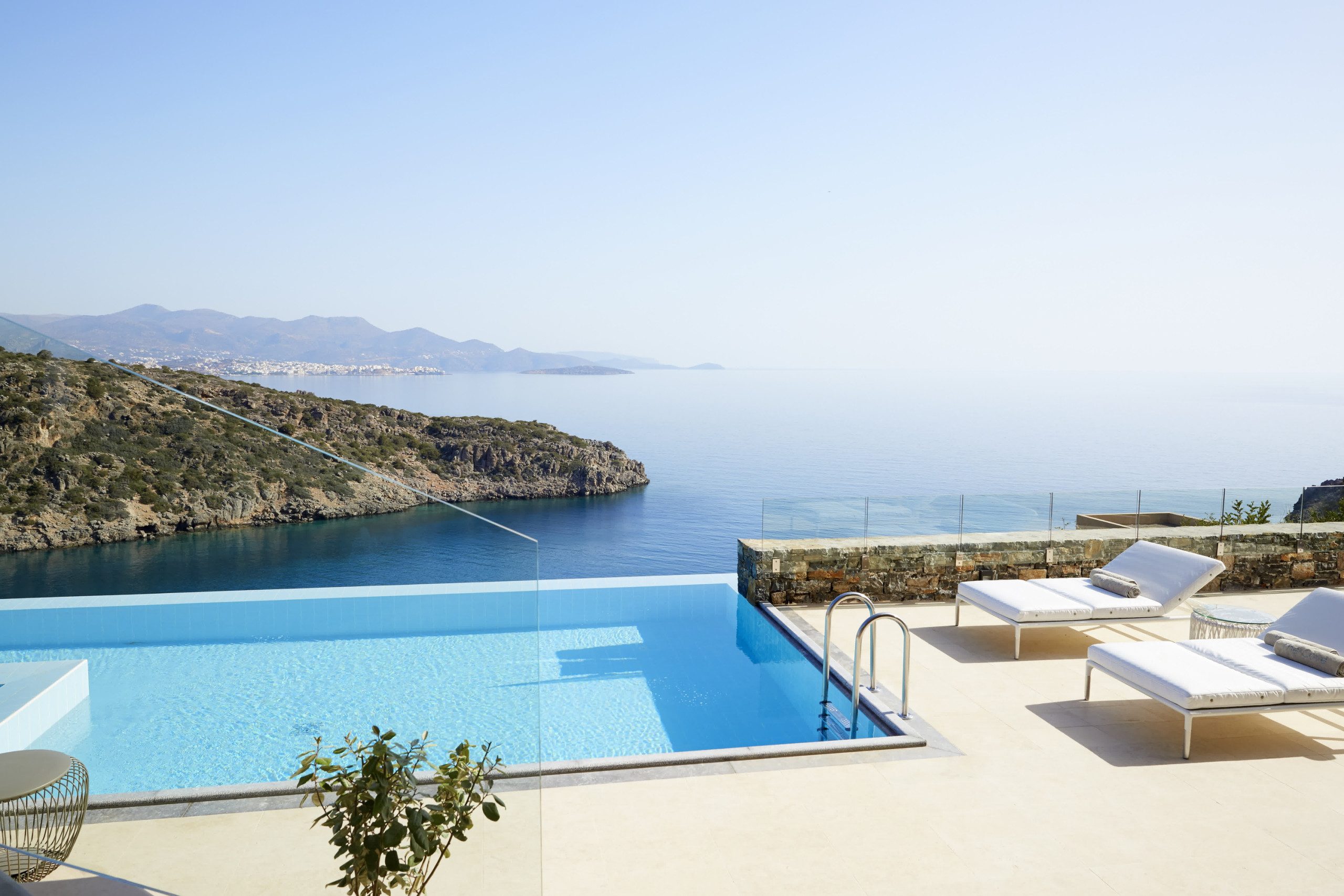 The Exclusive Mansion, 2 Pools, SeaViews, Beach