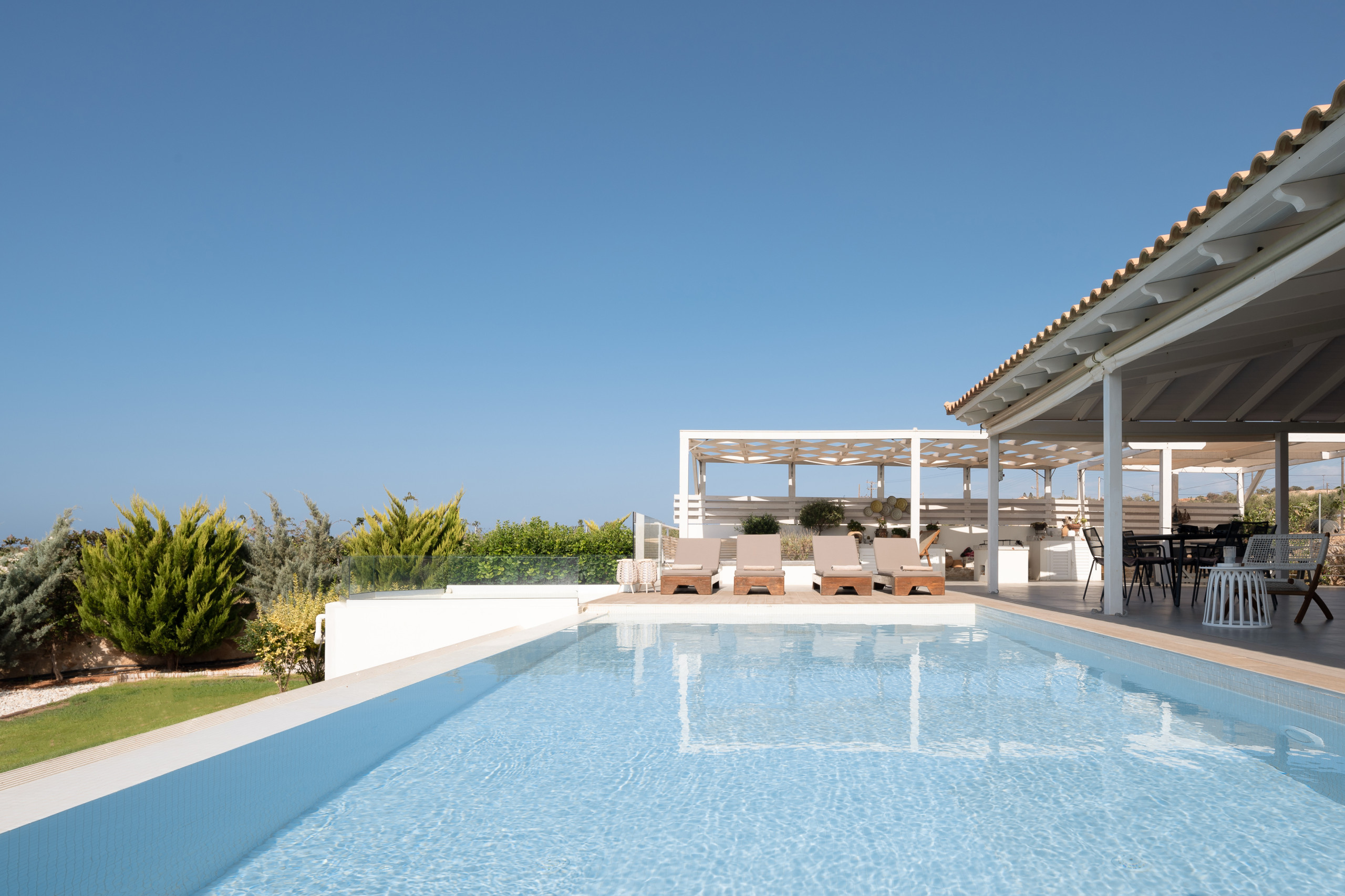 Alba Bianca Villa, a Secluded Family Retreat